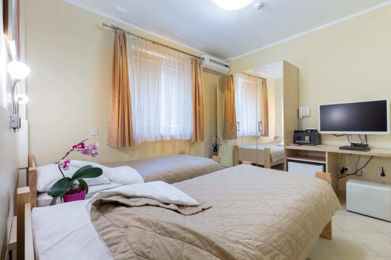 Wing Club Hotel Jagodina Exterior photo