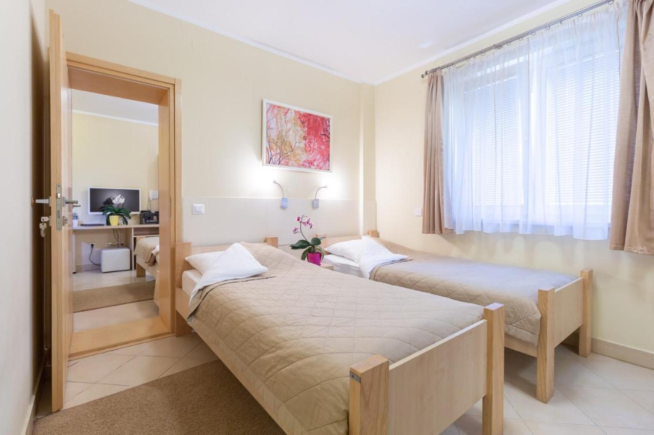 Wing Club Hotel Jagodina Exterior photo